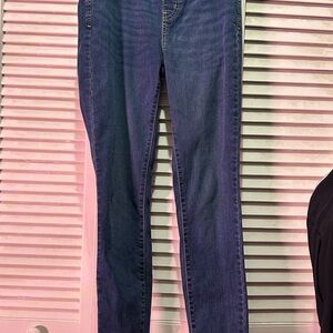 Levi’s Classic Blue Women's skinny Jeans size 2 or 26